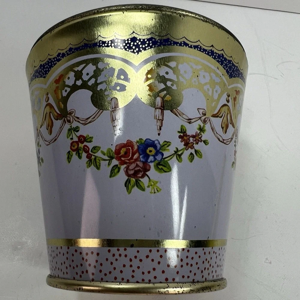 Elite Gift Boxes Wallace Collection Sevres Tin Lavender Gold Rose Finial Good
